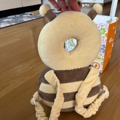 赤ちゃんヘッドガード よちよちリュック の画像