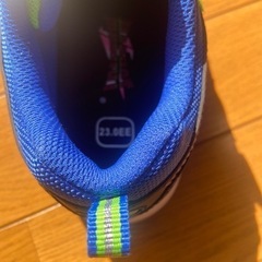 キャンセル待ち　新品スニーカー　23センチ　男の子の画像