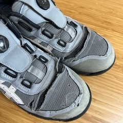 asics安全靴28cmの画像