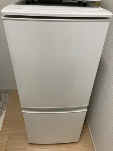 冷蔵庫　SHARP 137L