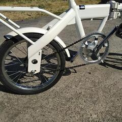 折りたたみ自転車の画像