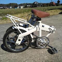 折りたたみ自転車の画像