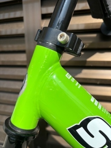 【お取引中】　　ストライダースポーツ　緑　防具付き
