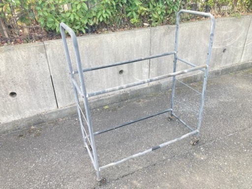 タイヤラック