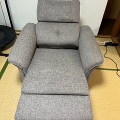 ニトリ電動リクライニングソファの画像