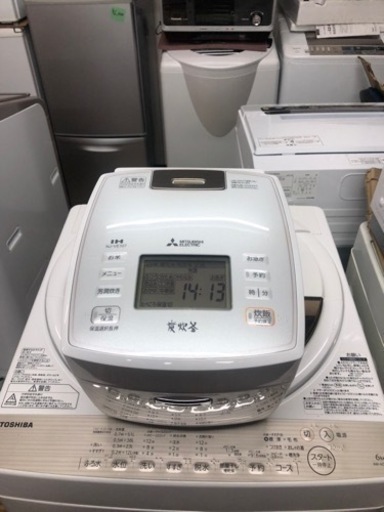 配送可能　保証付き　三菱電機 MITSUBISHI ELECTRIC NJ-VE107-W [IH炊飯器 炭炊釜 5.5合炊き ピュアホワイト]