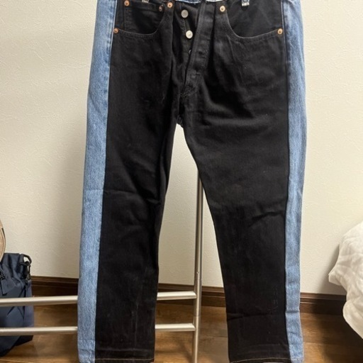 made in Italy?? 洒落たジーンズ