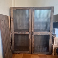 キッチンキャビネット　ダークブラウン　の画像