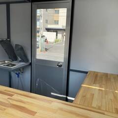 ＼ キッチンカー専門店 ／ 関東方面の方必見!! 即納可!! ☆自社制作・高品質・業界最安値水準 キッチンカー・移動販売車・フードトラック【栃木県小山市発 】の画像