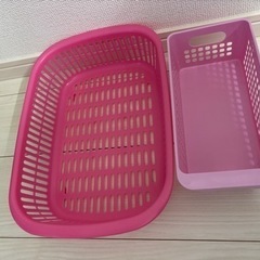 ピンク　かご　2つ　0円の画像