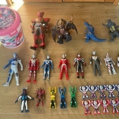 最終値下げ！ウルトラマン他ヒーローセット