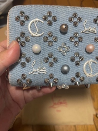 値下げ　美品　クリスチャンルブタン　財布