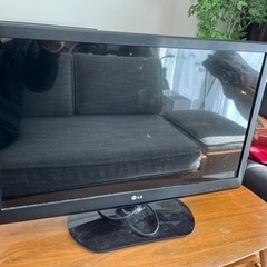 32型　テレビ　LG ＋　折りたたみデスク　＋　除湿機
