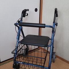歩行器　シルバーカー　四輪歩行車　カワムラサイクル　KW20　　