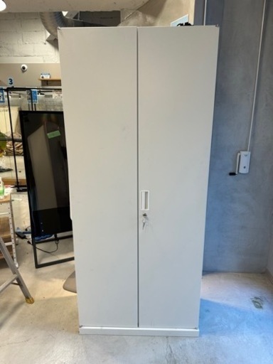 スチール書庫　鍵付き　キャビネット