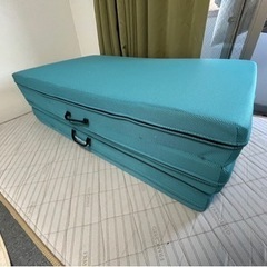 マニフレックス 折り畳みマットレス セミシングル マニフレックス メッシュウィング セミシングル 三つ折りマットレス