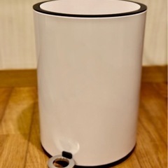 ゴミ箱　ペダルペール丸型 6L リブウェル(Livewell)  静音