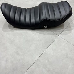 GPz400F バイソン黒変型タックロール2段 川口シート