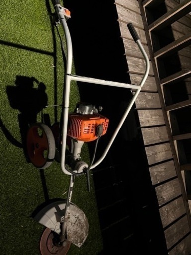 KOSHINの手押し式エンジン草払い機
