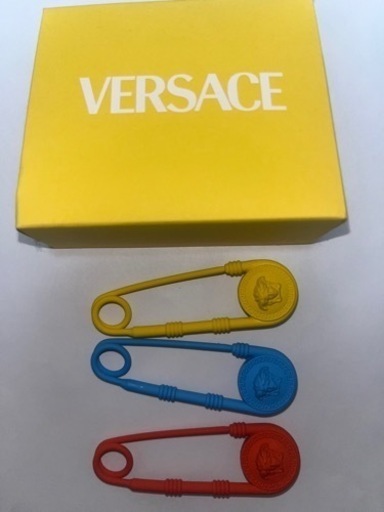 Versace 安全ピン