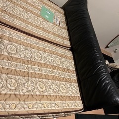 ベッド　クイーンサイズの画像