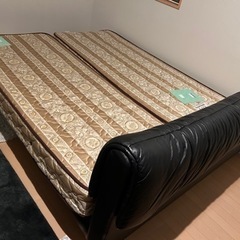 ベッド　クイーンサイズの画像