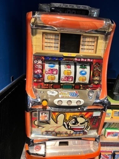 2/18まで　【値下げしました】パチスロ　スロット　吉宗　有　鍵有　データーカウンター付き　置き台付き