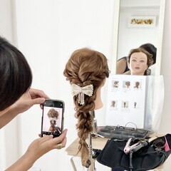 基礎から最新トレンドまで学べるはじめてのヘアアレンジ教室の画像