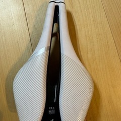 ロードバイクサドル