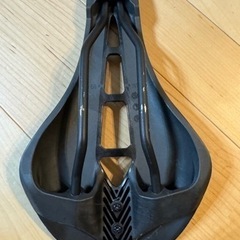 ロードバイクサドル