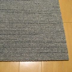 日本製タイルカーペット＜床暖房対応＞厚み7.5㎜・1枚２００円・在庫２１７枚（１４２５）未使用品・裏面不織布の画像