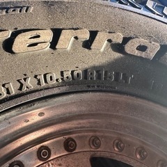 ジムニー　オールテレーン　フルピン　スパイク　31×10.5R15 ホイル付きの画像