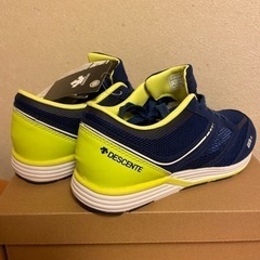 定価12,000 新品　デサント　23センチの画像