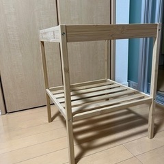 ベットサイドテーブルの画像