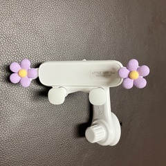 スマートホン車載ホルダー　かわいい　お花タイプ