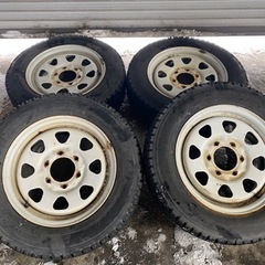 16インチ　スパイクタイヤ　日産てっちん付き