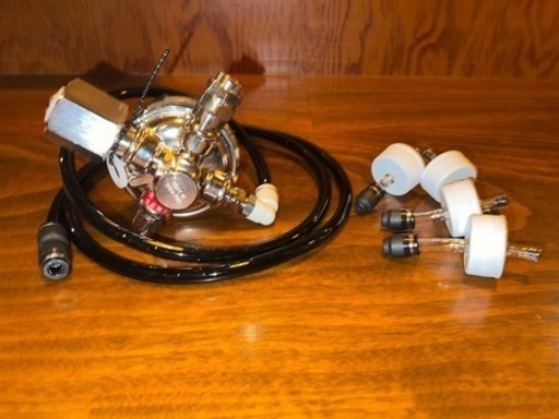 炭酸ガス用圧力調整器AU08GLP-CO2-P-スピリッツ