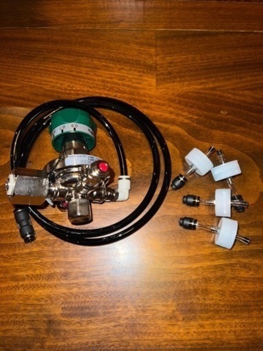 炭酸ガス用圧力調整器AU08GLP-CO2-P-スピリッツ