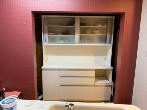 土曜日まで掲載。大型食器棚　キッチンボード