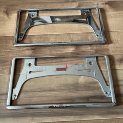 日産　ナンバー　フレーム