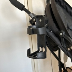 JEEP ベビーカー　ブラック　ドリンクホルダー付きの画像