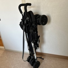 JEEP ベビーカー　ブラック　ドリンクホルダー付きの画像