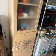 食器棚の画像