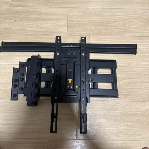 テレビ壁掛け金具