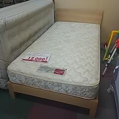 シングル・セミダブルベッド入荷いたしました！