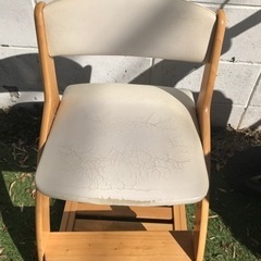 【差し上げます】勉強机の椅子の画像