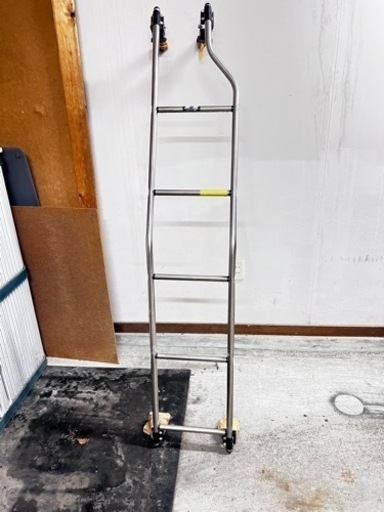 ハイエース　200系　リア　ラダー