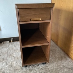 小型キャスター付きキャビネットの画像