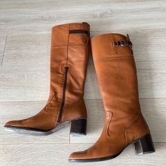 女性用革製ブーツ　23.5センチの画像