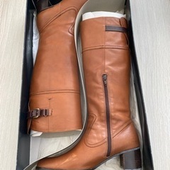 女性用革製ブーツ　23.5センチの画像